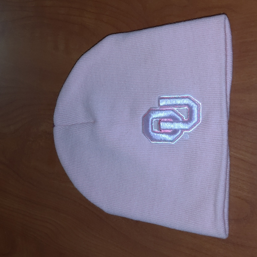 NCAA Official Licensed Collegiate Oklahoma Sooners Embroidered Skull Beanie